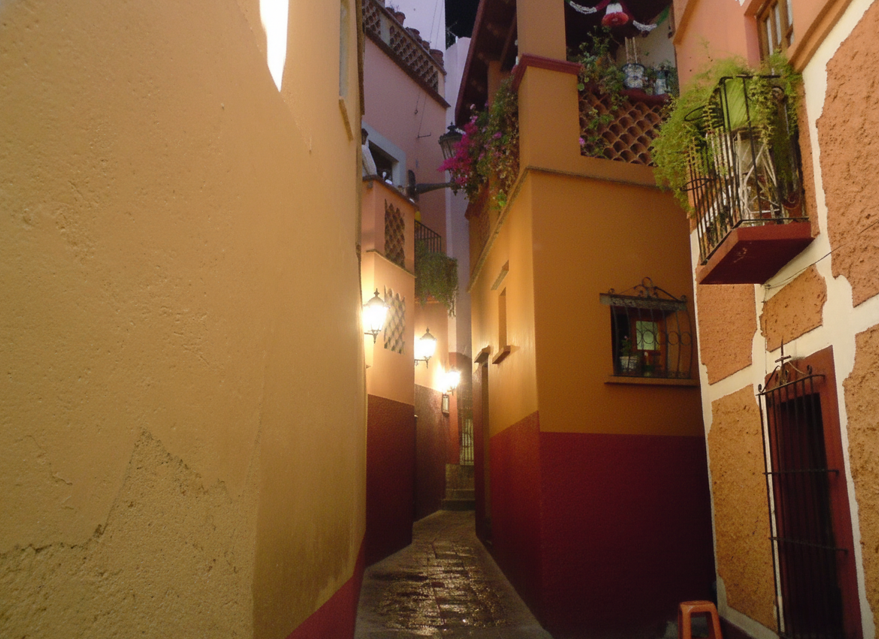 Carmen and Luis balcony in Callejon del Beso tragic ending location – real story of Callejon del Beso